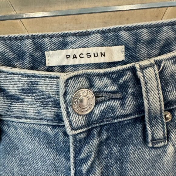 ★ Pacsun Butterfly Patch “90’s Boyfriend” Jeans ★ - Picture 3 of 7